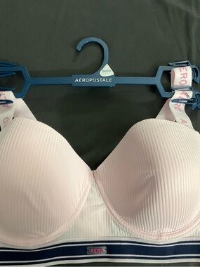 Aeropostale Light Pink Ribbed Molded Cup Bra with Navy Trim